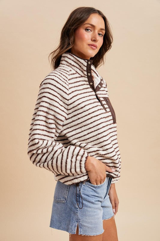 Cuddle Up Pullover: Mocha/Cream