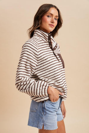 Cuddle Up Pullover: Mocha/Cream
